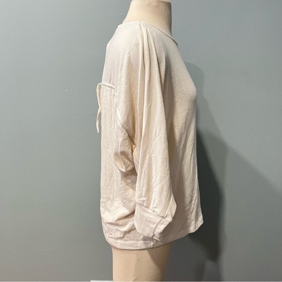 NWT Gilli Cream Knit Dolman Sleeve Lace Back Top Size Small - Picture 4 of 9